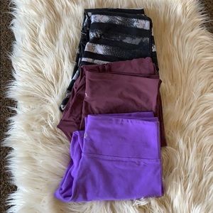 3 pairs of yoga pants for the price of 1